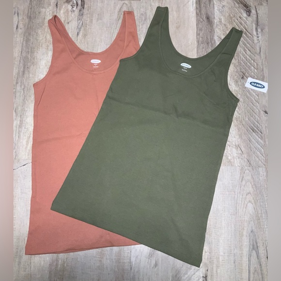(Bin 7)  Old navy bundle of two tanks tops, green and burnt sienna, Size XL - Picture 1 of 5